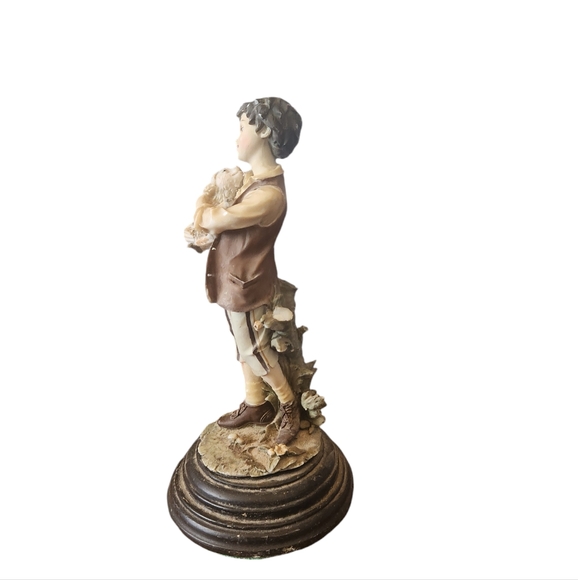 Statue - Picture 2 of 4